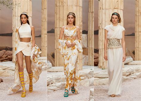 chanel autunno inverno 2018 bijoux|Chanel Cruise 2018, l’antica Grecia di Chanel .